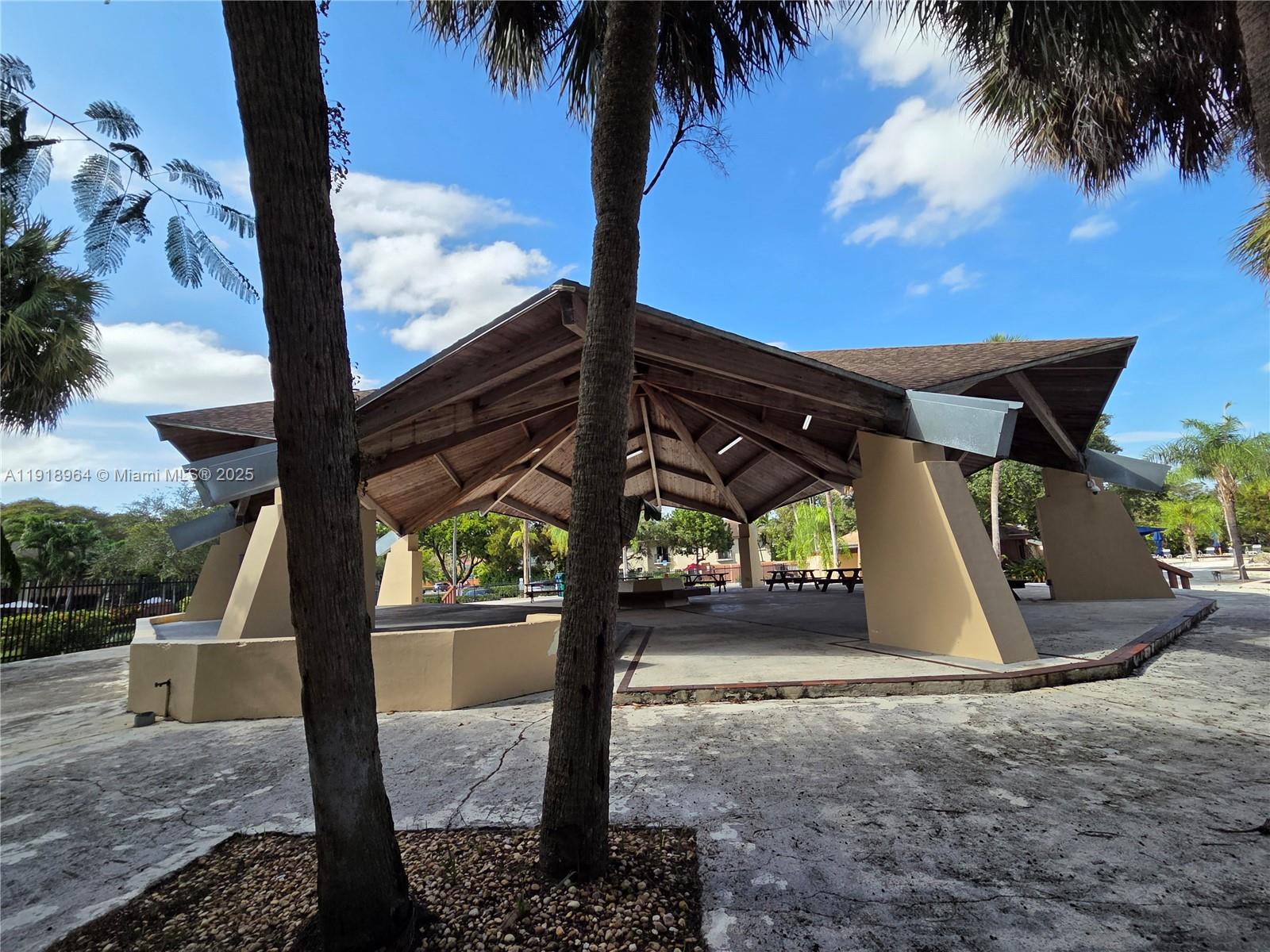 7034 SW 114th Pl #H51 Miami, FL 33173