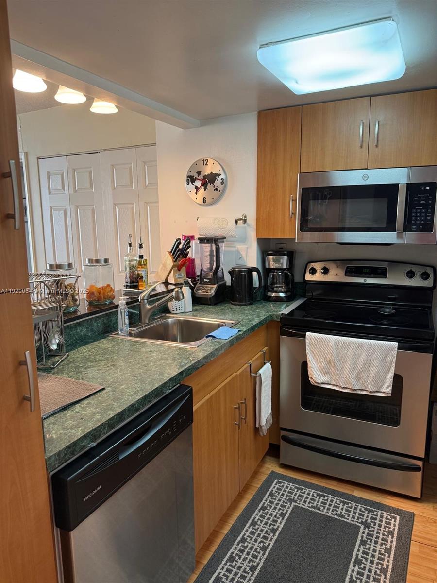 540 Brickell Key Dr #910 Miami, FL 33131