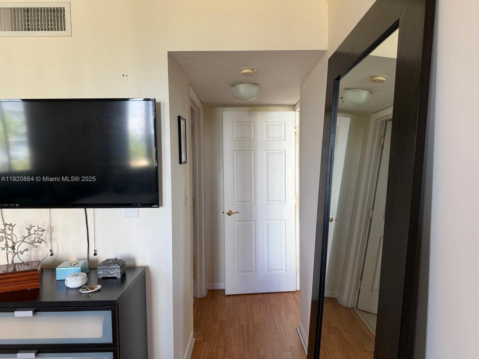 540 Brickell Key Dr #910 Miami, FL 33131