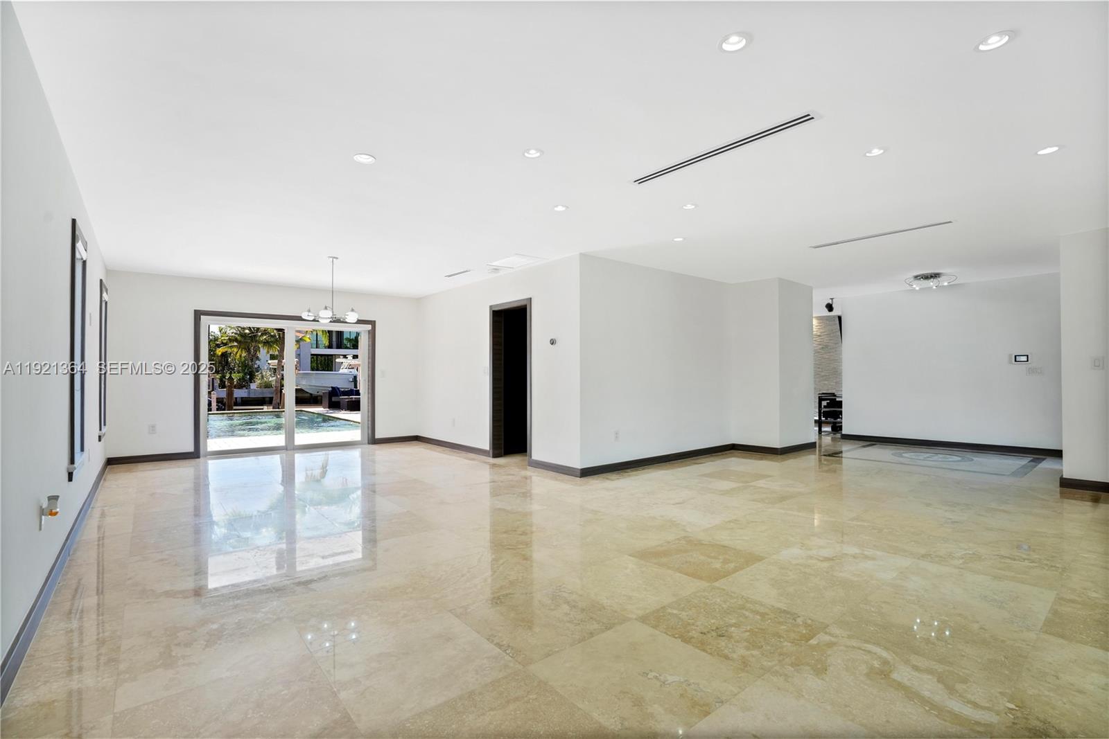 2130 NE 122nd Rd North Miami, FL 33181