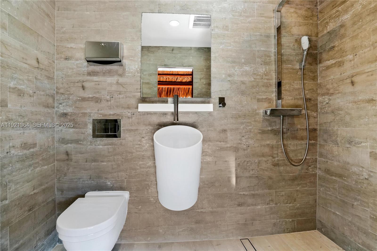 2130 NE 122nd Rd North Miami, FL 33181