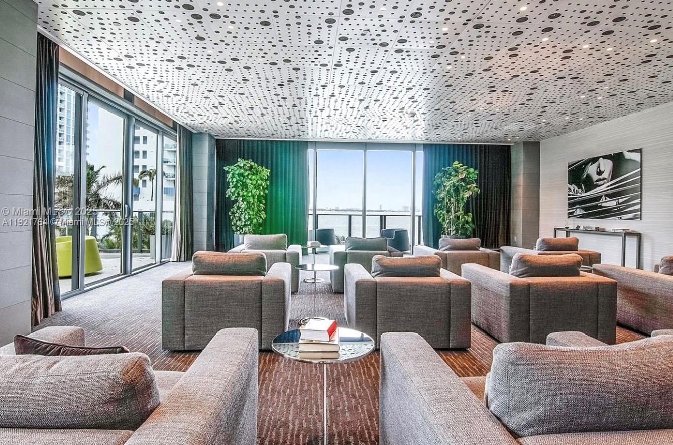 image Icon Bay Condo6