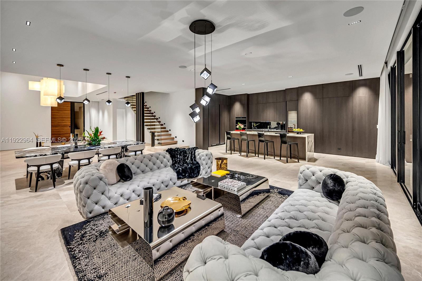 1050 Stillwater Dr Miami Beach, FL 33141