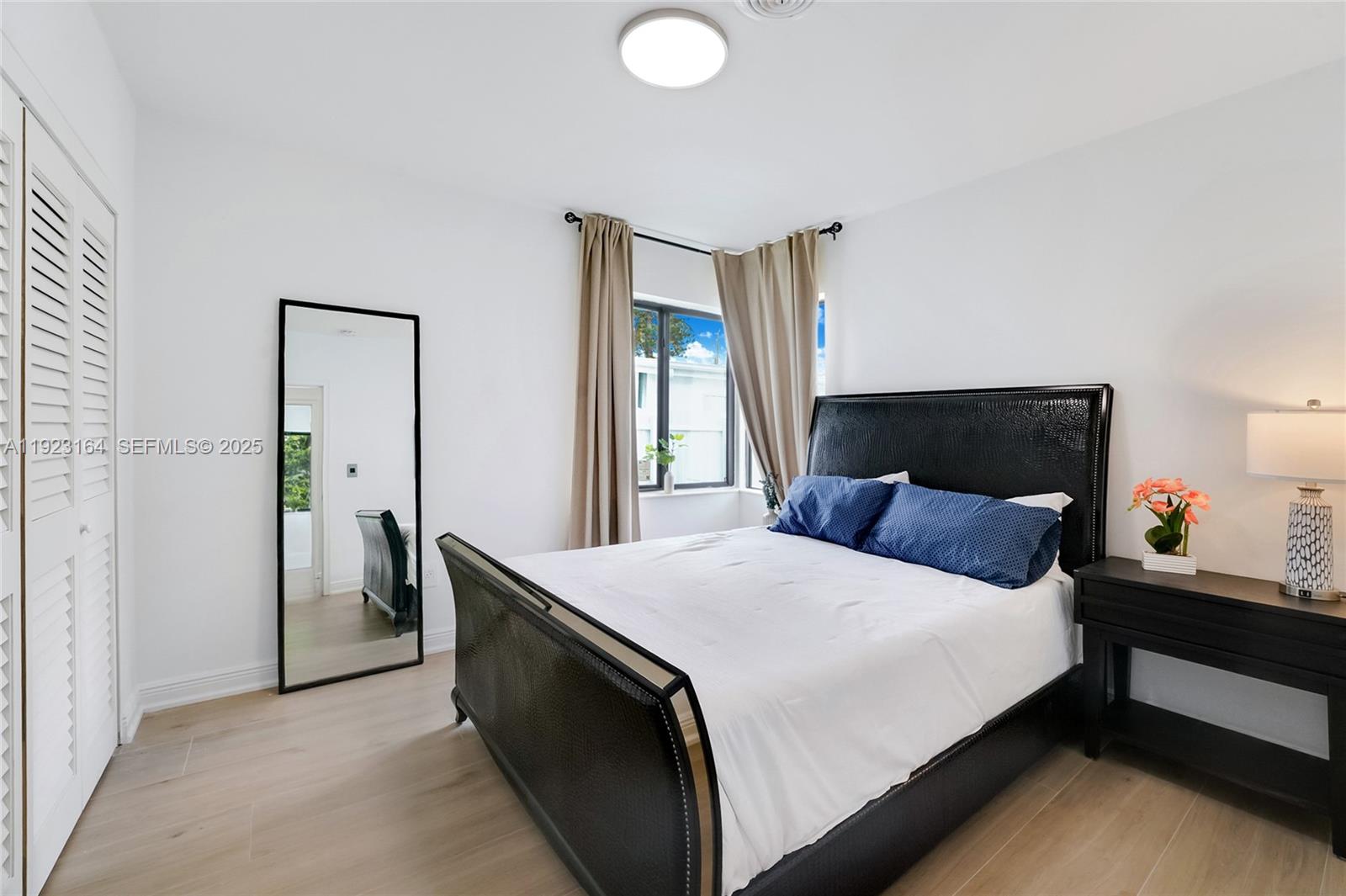 7553 W Treasure Dr North Bay Village, FL 33141