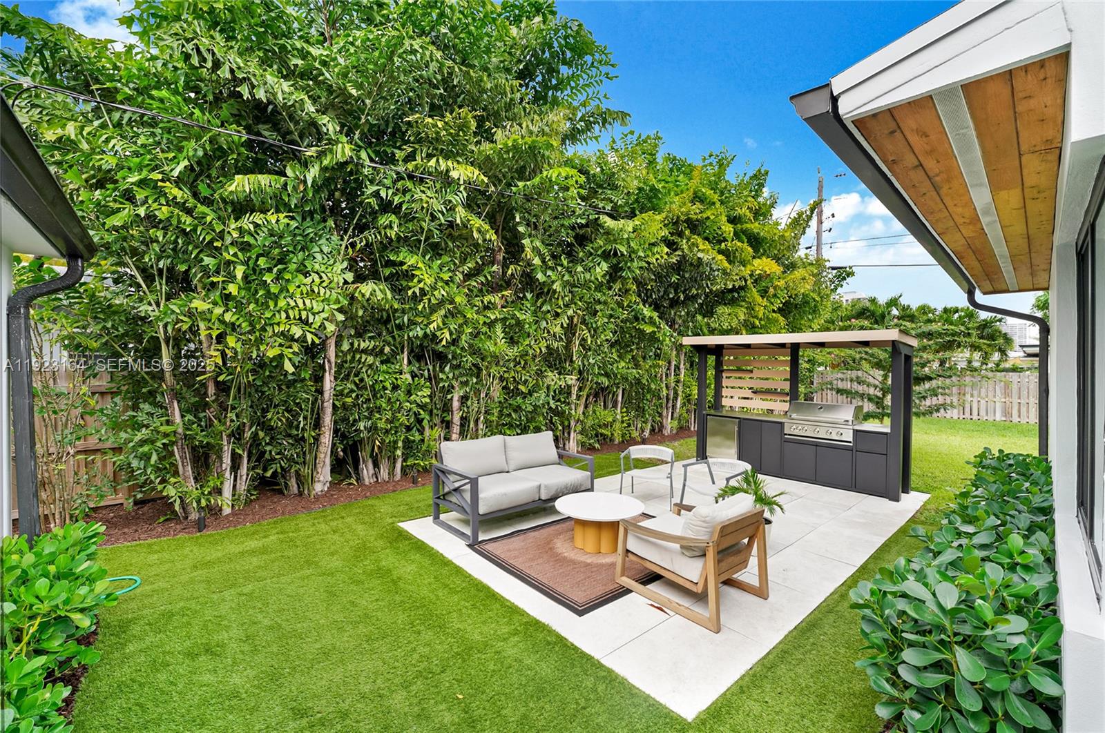 7553 W Treasure Dr North Bay Village, FL 33141