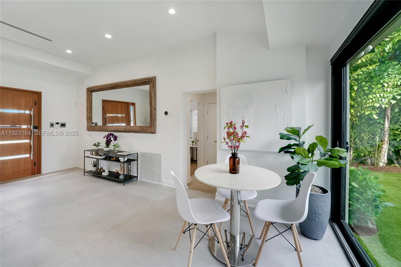 7553 W Treasure Dr North Bay Village, FL 33141