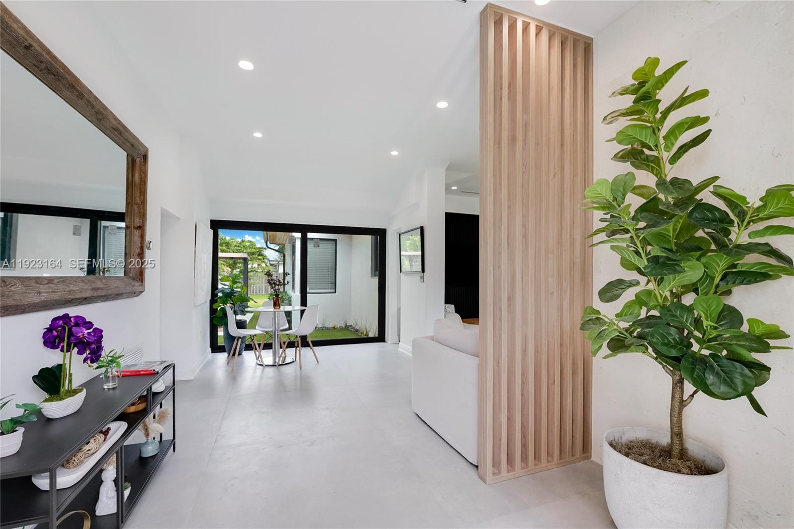 7553 W Treasure Dr North Bay Village, FL 33141