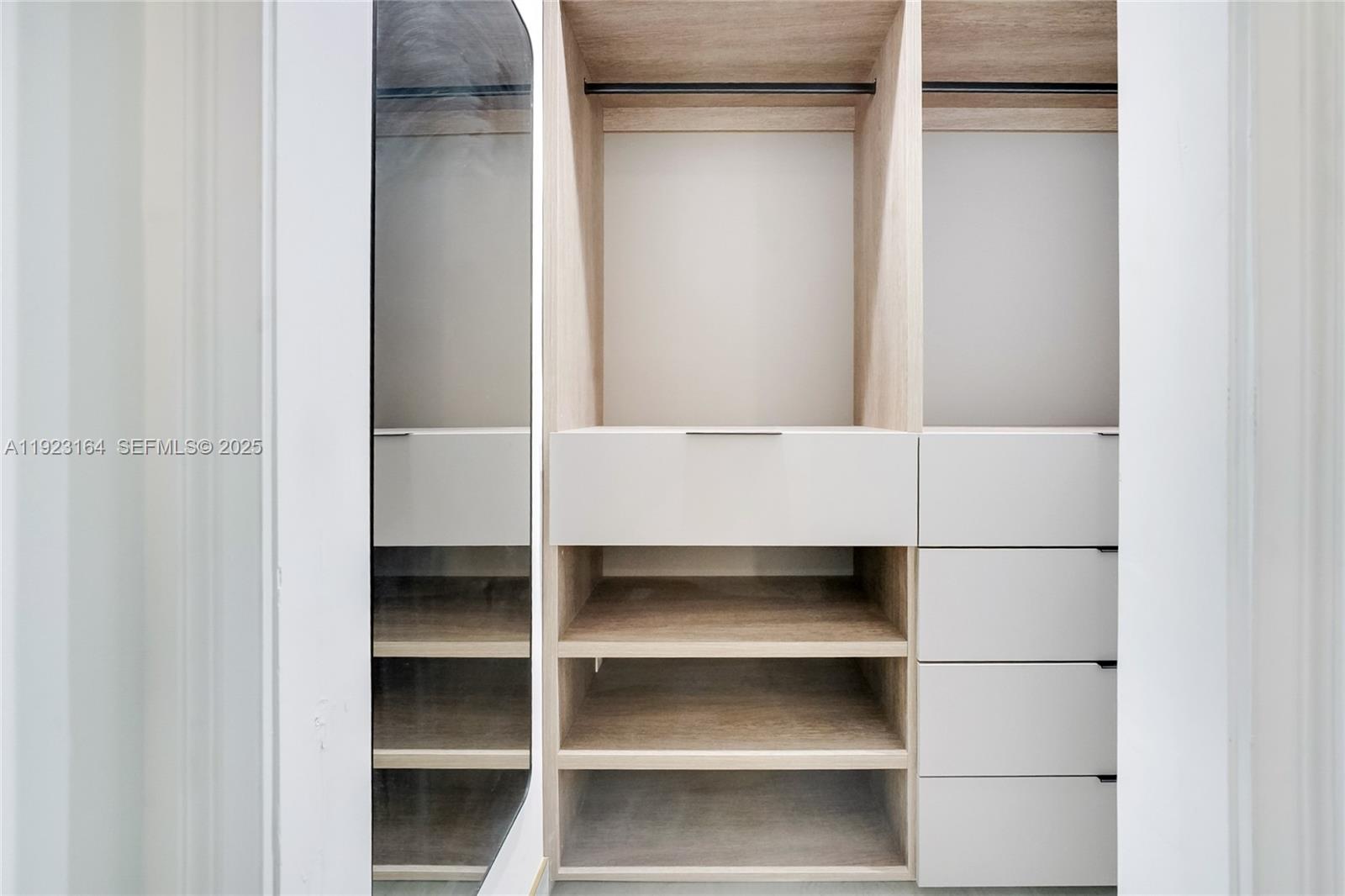 7553 W Treasure Dr North Bay Village, FL 33141