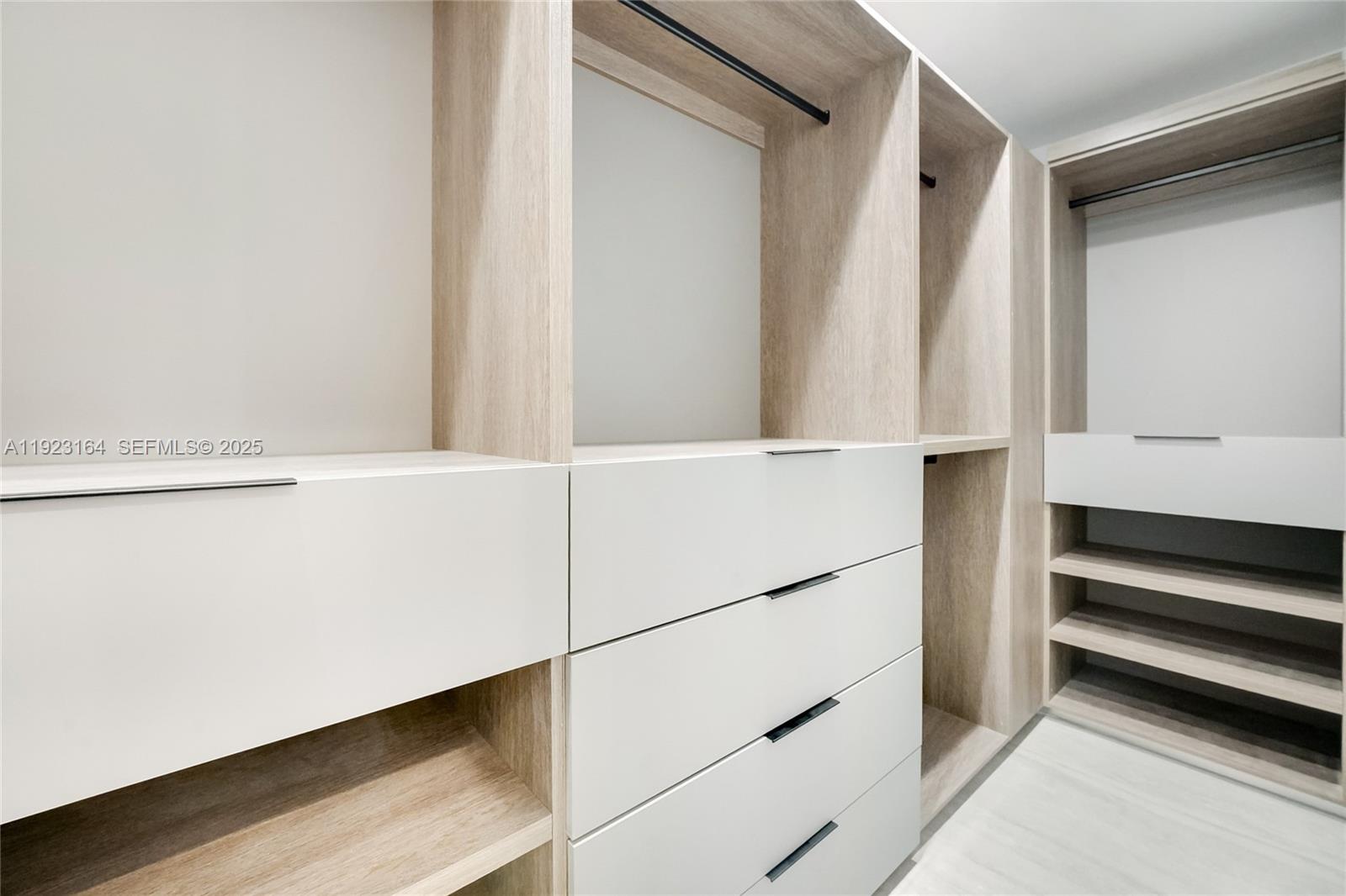 7553 W Treasure Dr North Bay Village, FL 33141