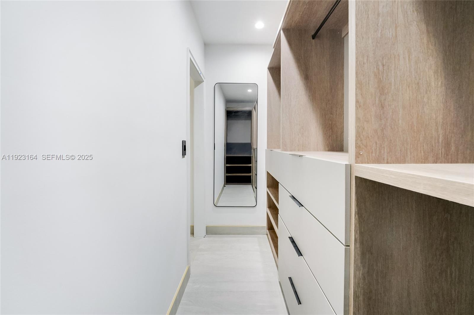 7553 W Treasure Dr North Bay Village, FL 33141