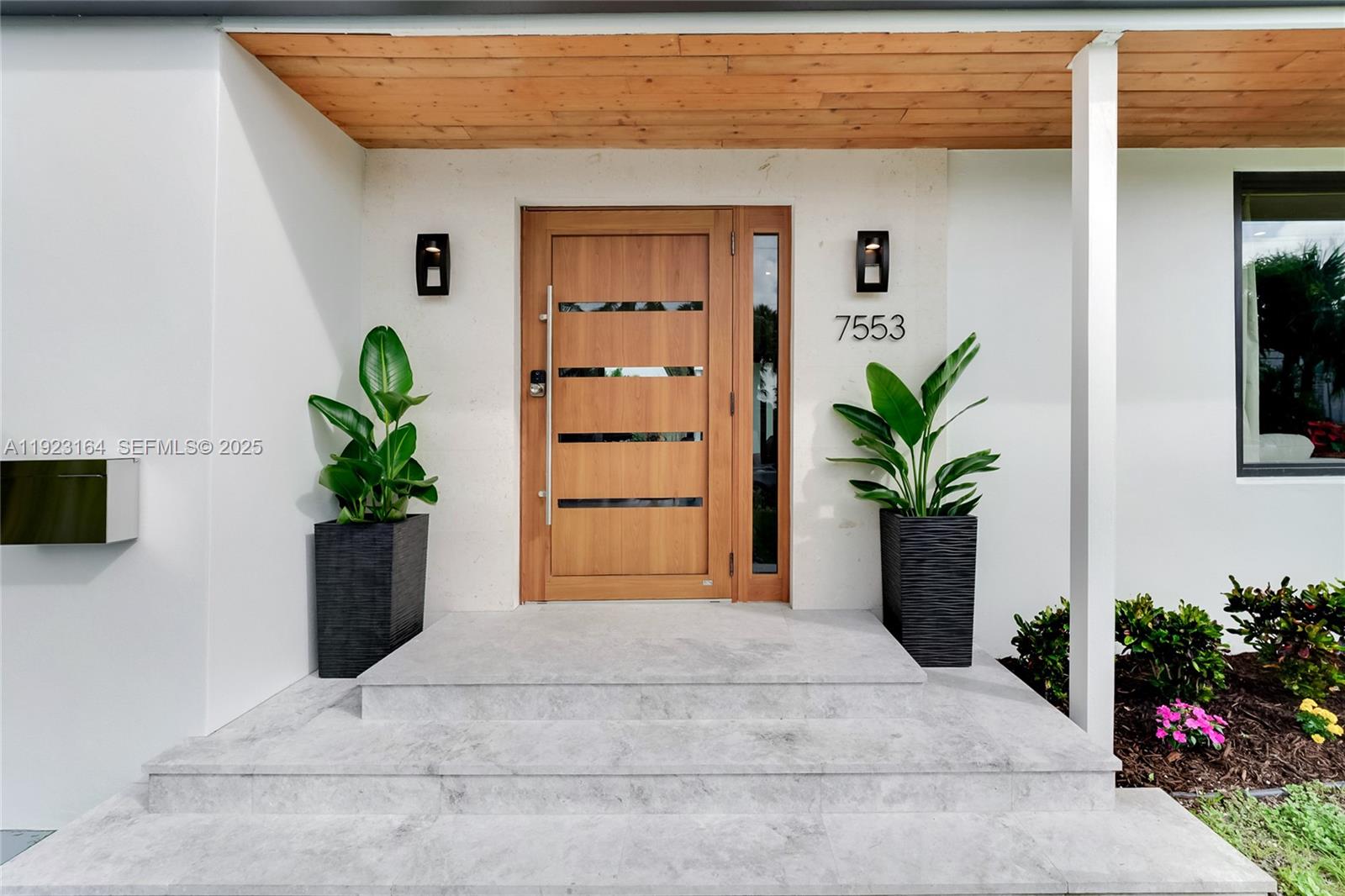 7553 W Treasure Dr North Bay Village, FL 33141