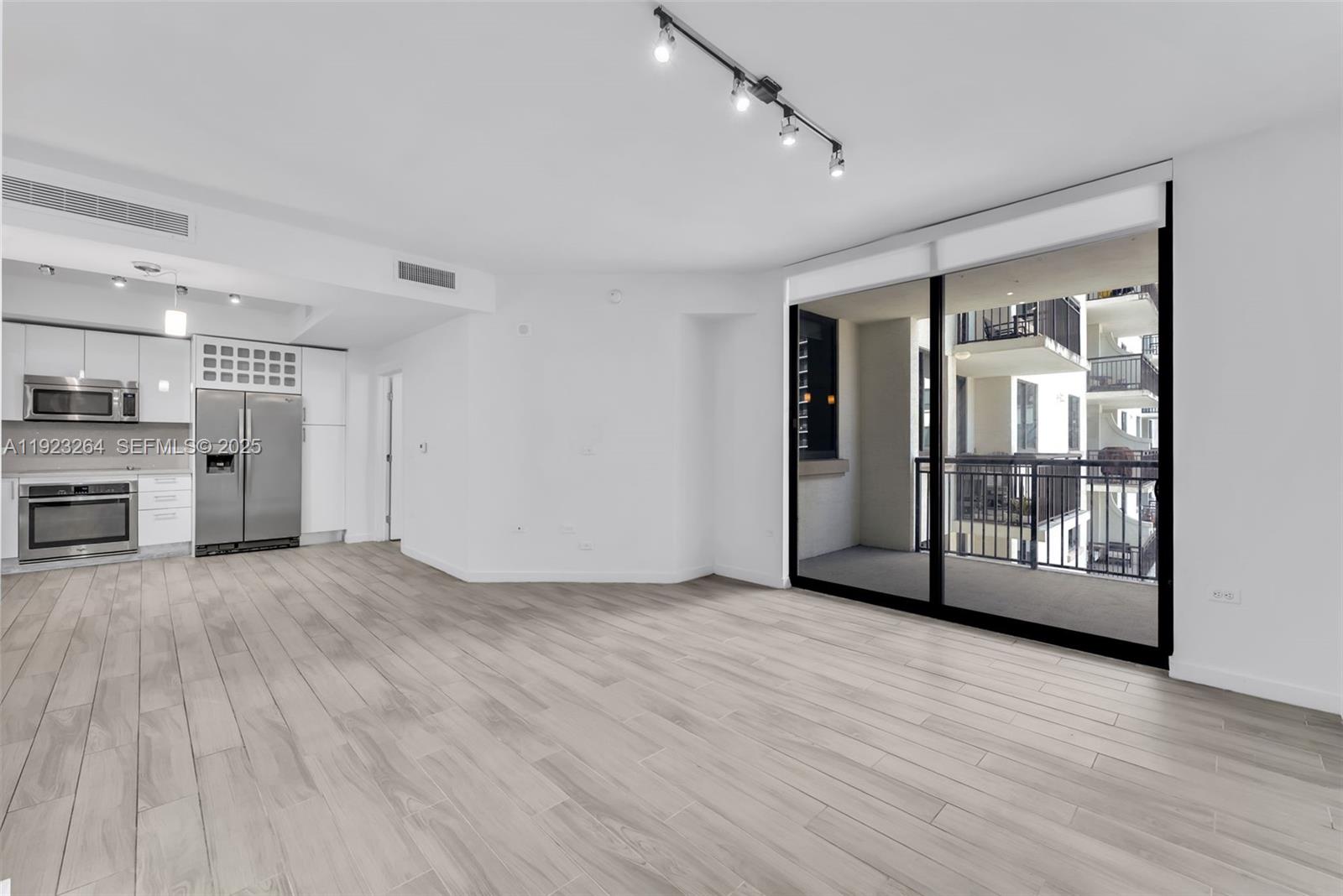 999 SW 1st Ave #2801