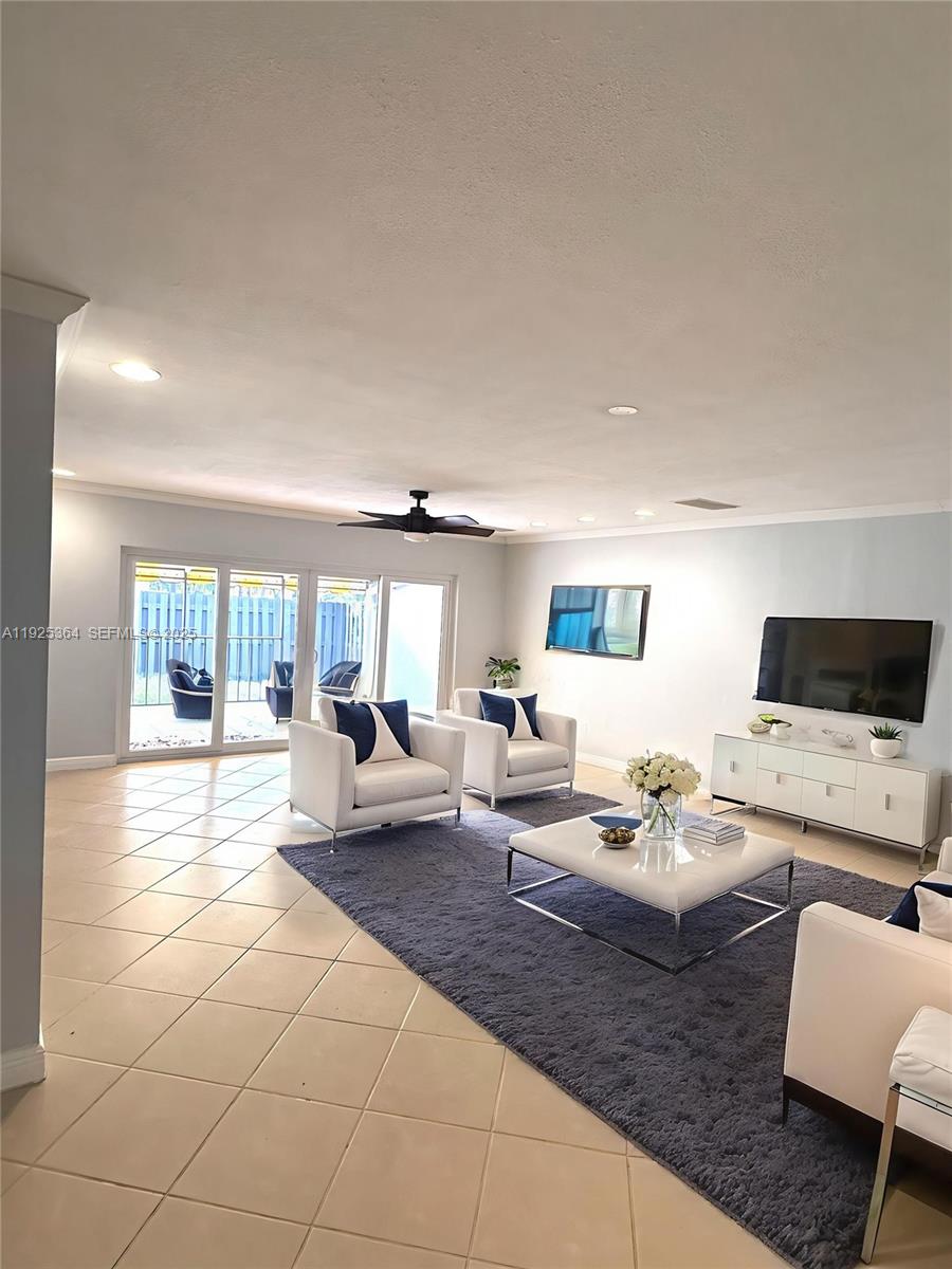 6442 Milk Wagon Ln Miami Lakes, FL 33014