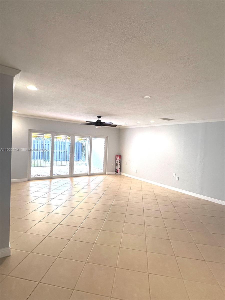 6442 Milk Wagon Ln Miami Lakes, FL 33014