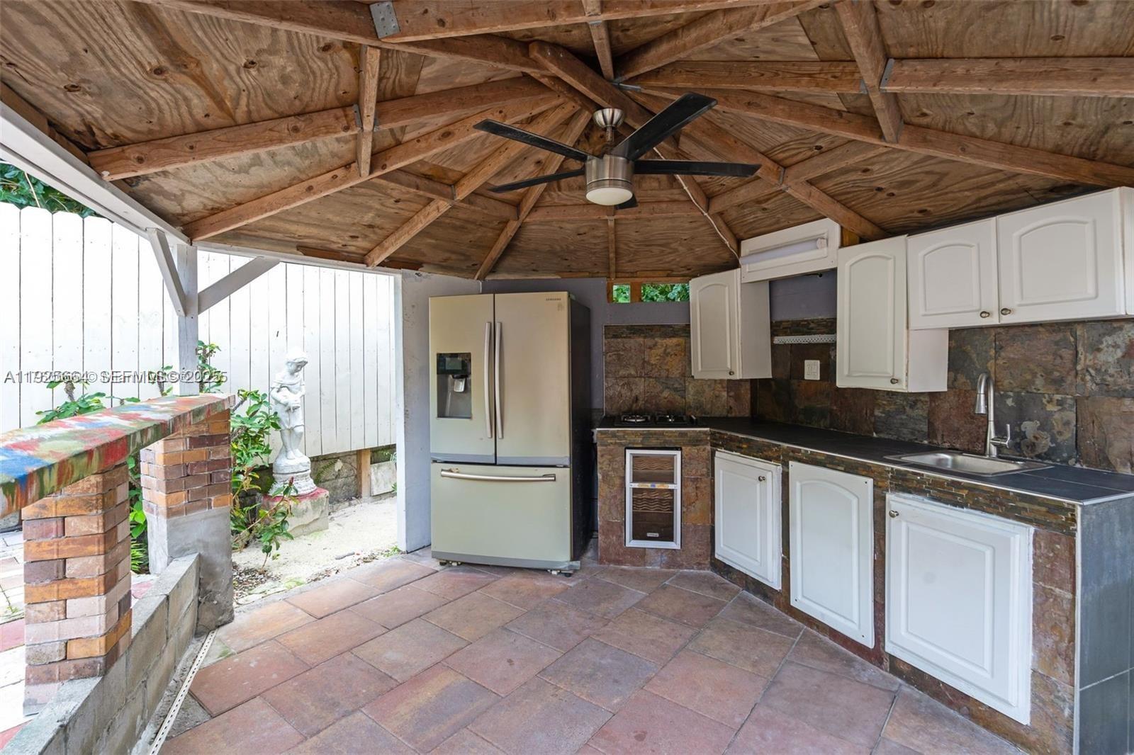 3800 Charles Ter Miami, FL 33133