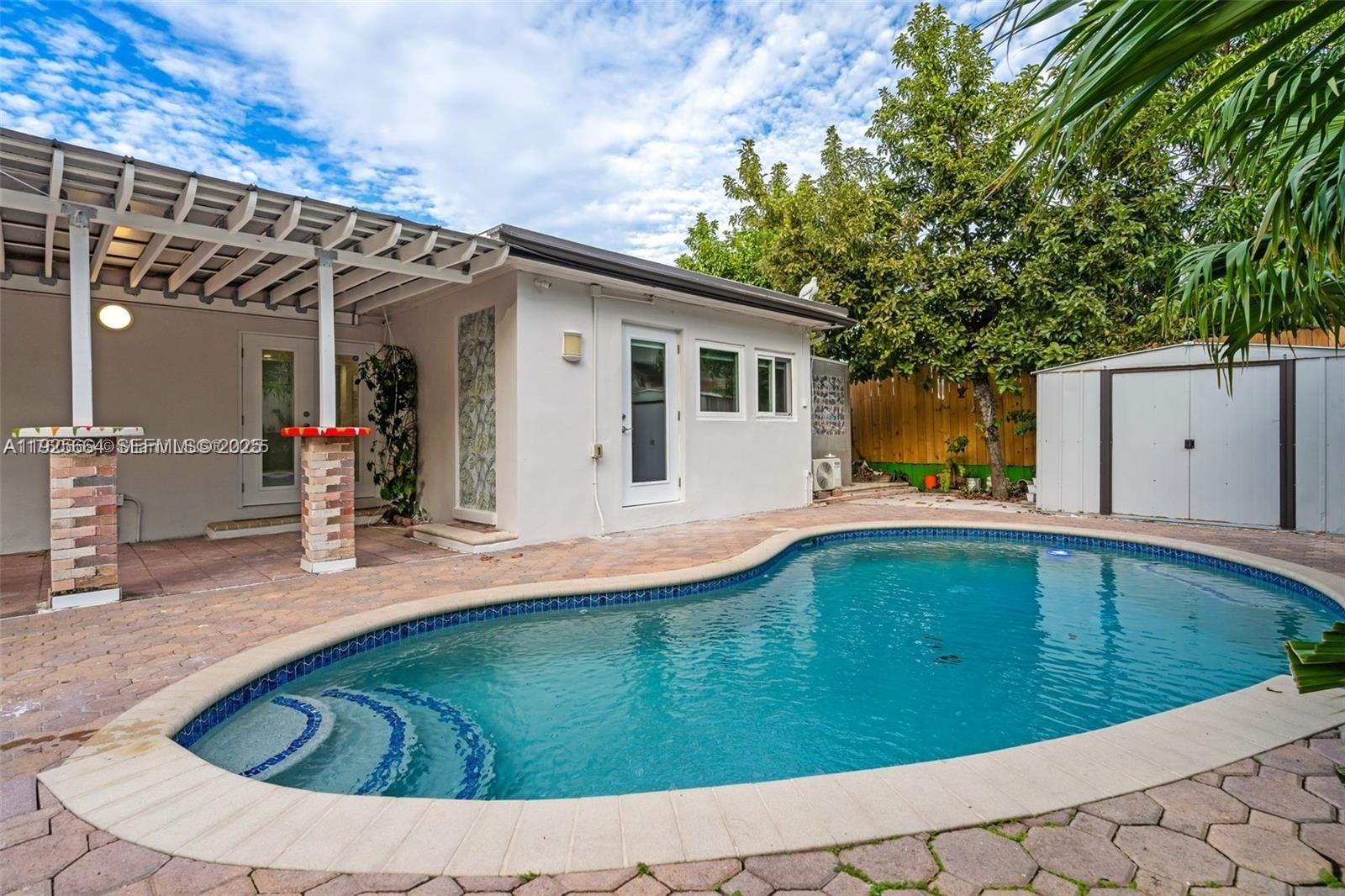 3800 Charles Ter Miami, FL 33133