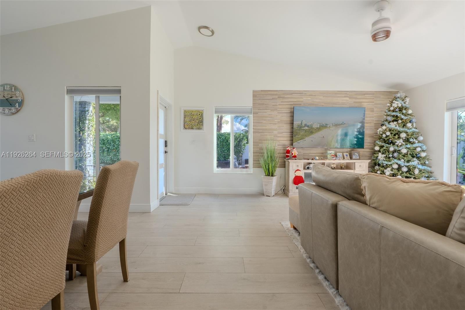 13950 Oaklawn Pl Davie, FL 33325