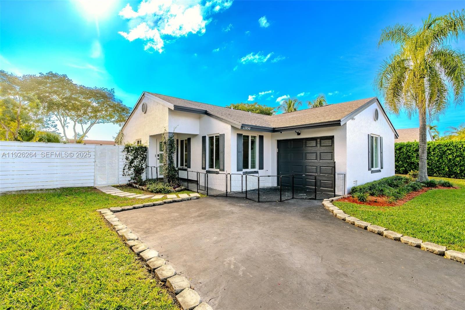 13950 Oaklawn Pl Davie, FL 33325