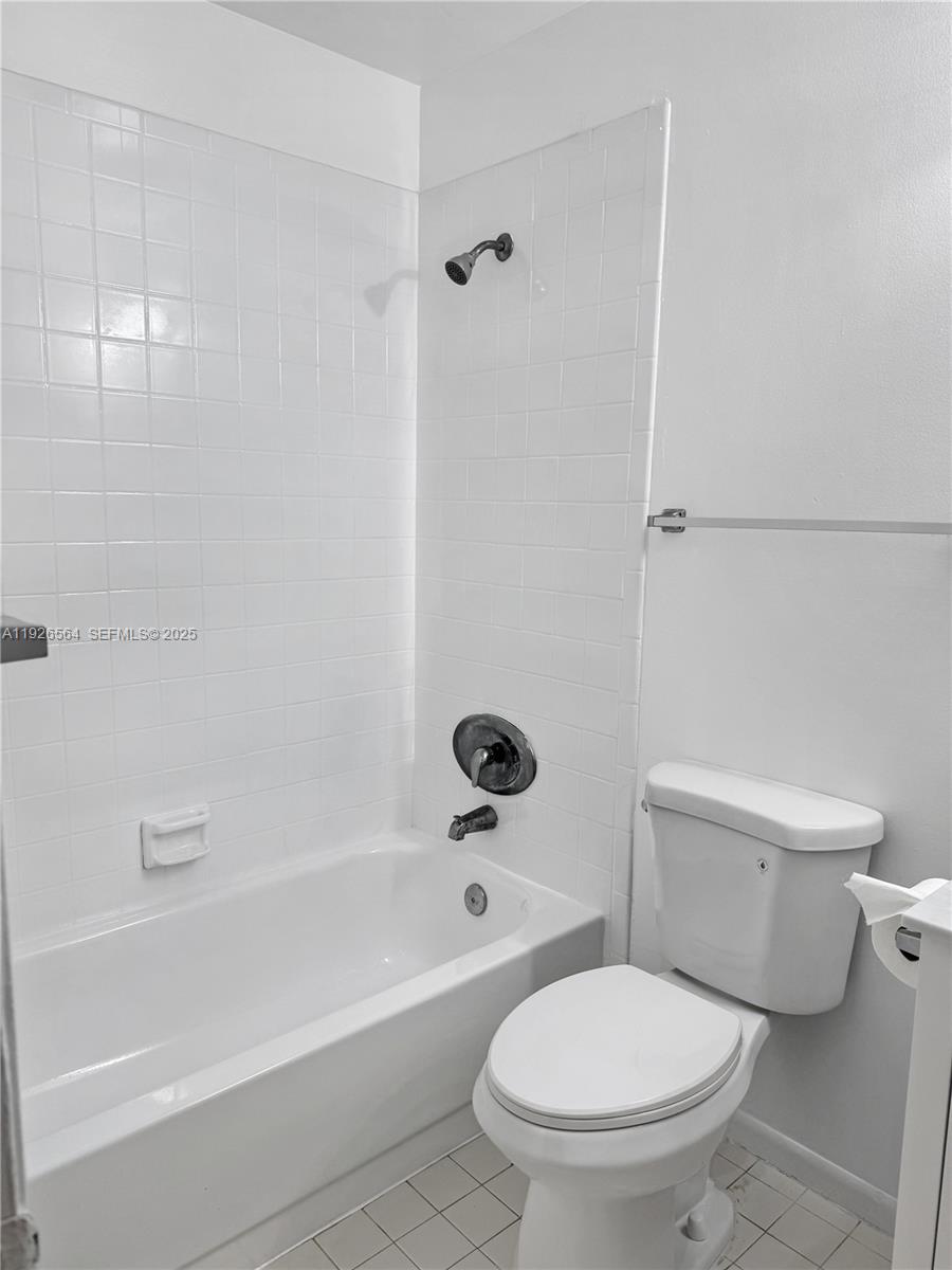 10313 NW 8th St #205 Pembroke Pines, FL 33026