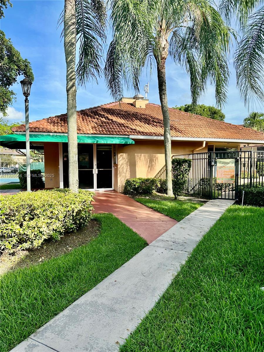 10313 NW 8th St #205 Pembroke Pines, FL 33026