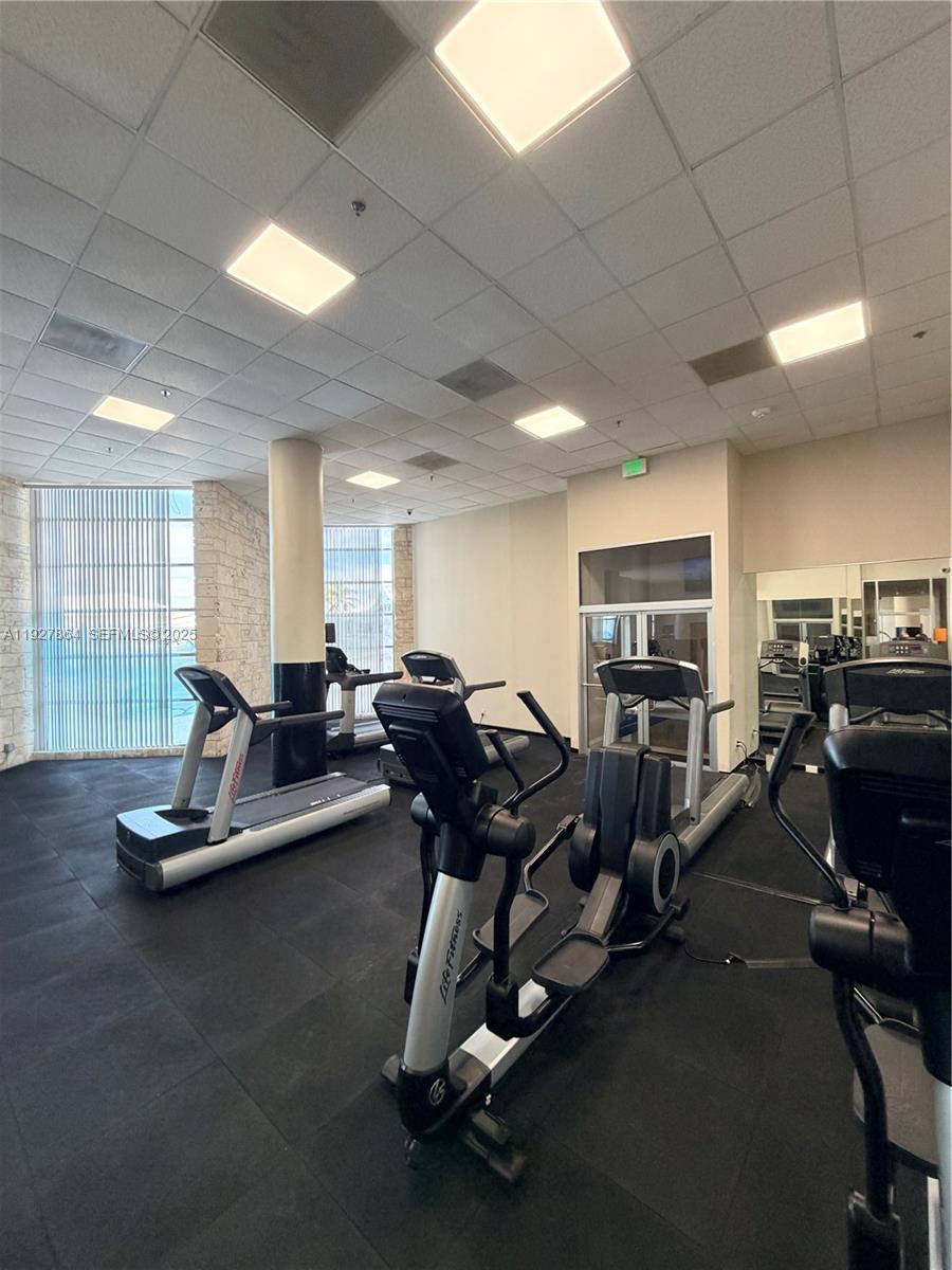 5151 Collins Ave #730 + DEN Miami Beach, FL 33140