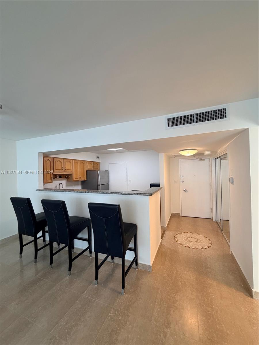 5151 Collins Ave #730 + DEN Miami Beach, FL 33140