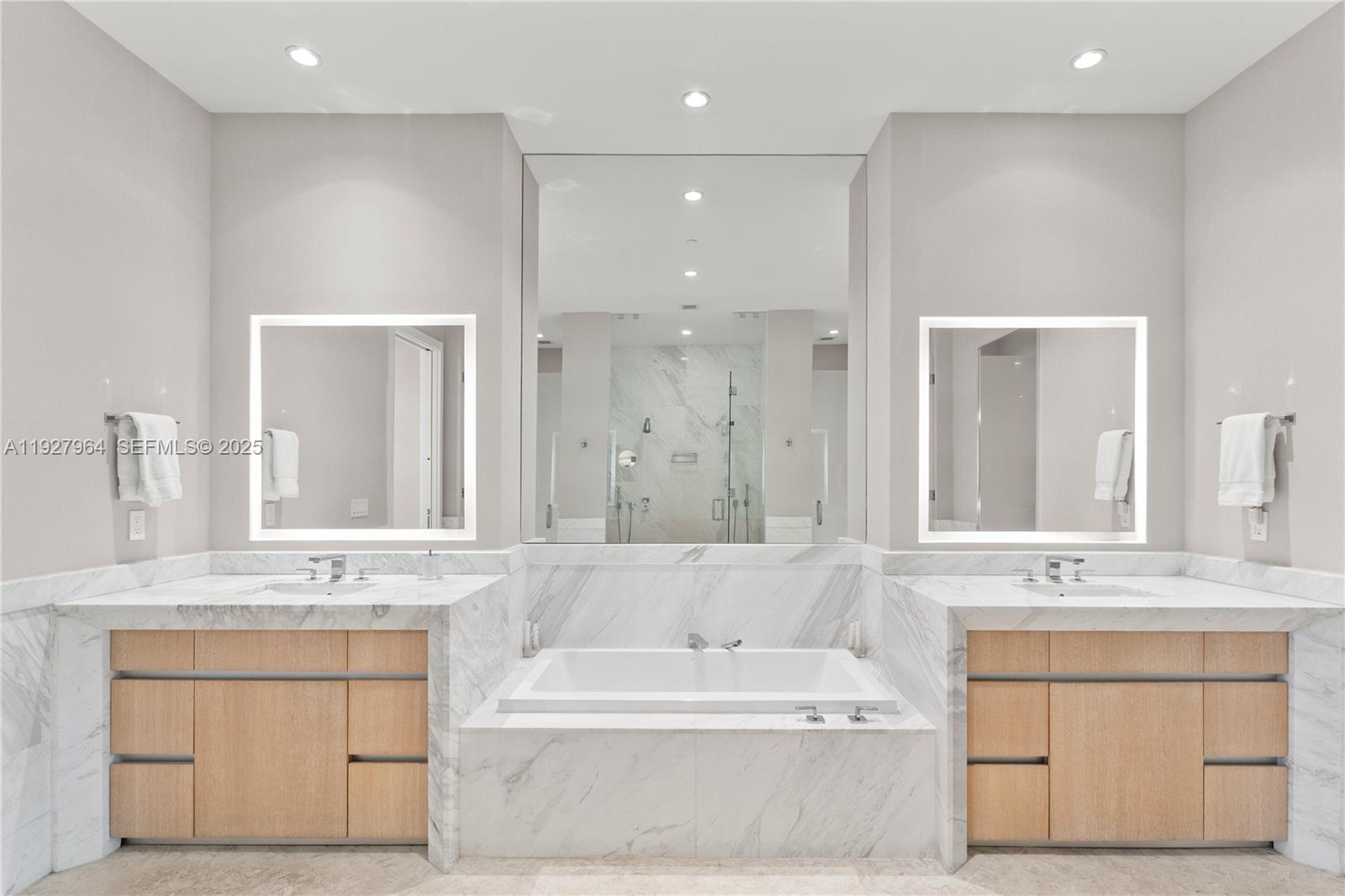 2821 S Bayshore Dr #5A Miami, FL 33133