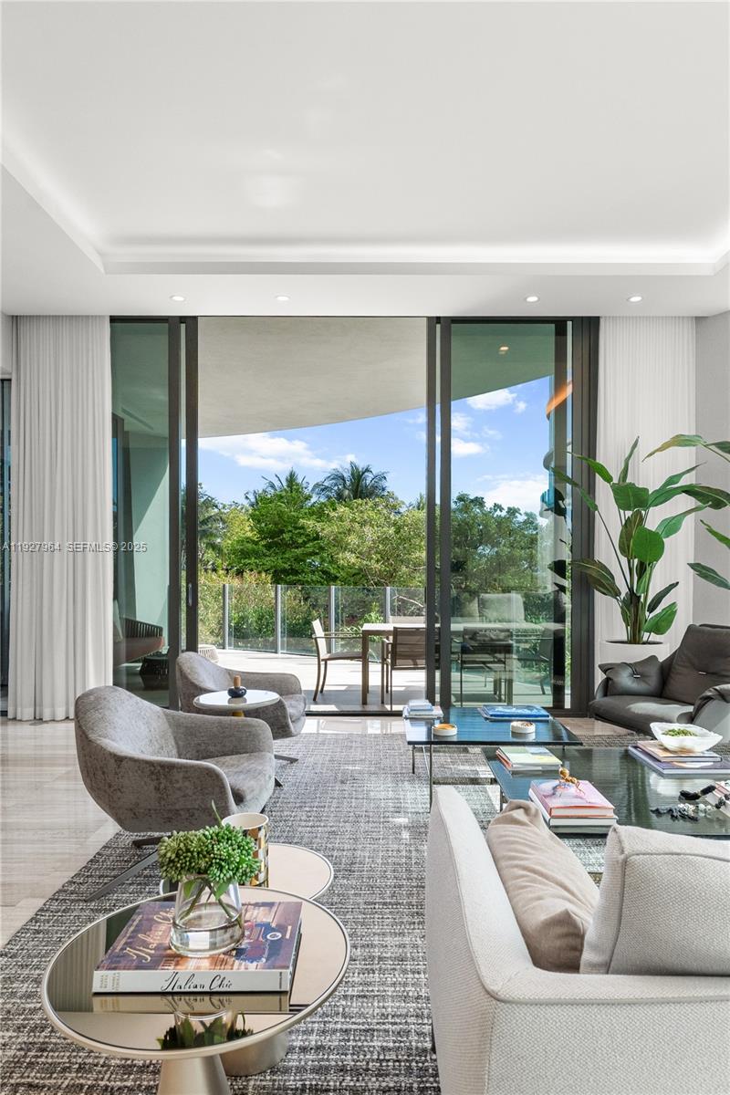 2821 S Bayshore Dr #5A Miami, FL 33133