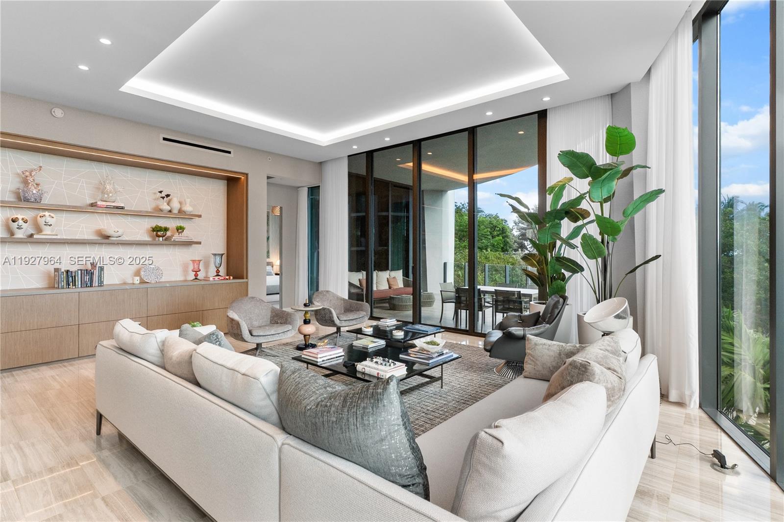 2821 S Bayshore Dr #5A Miami, FL 33133