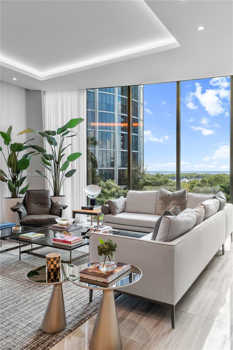 2821 S Bayshore Dr #5A Miami, FL 33133