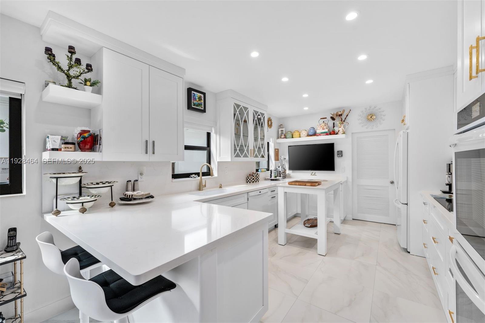 550 W 51st St Miami Beach, FL 33140