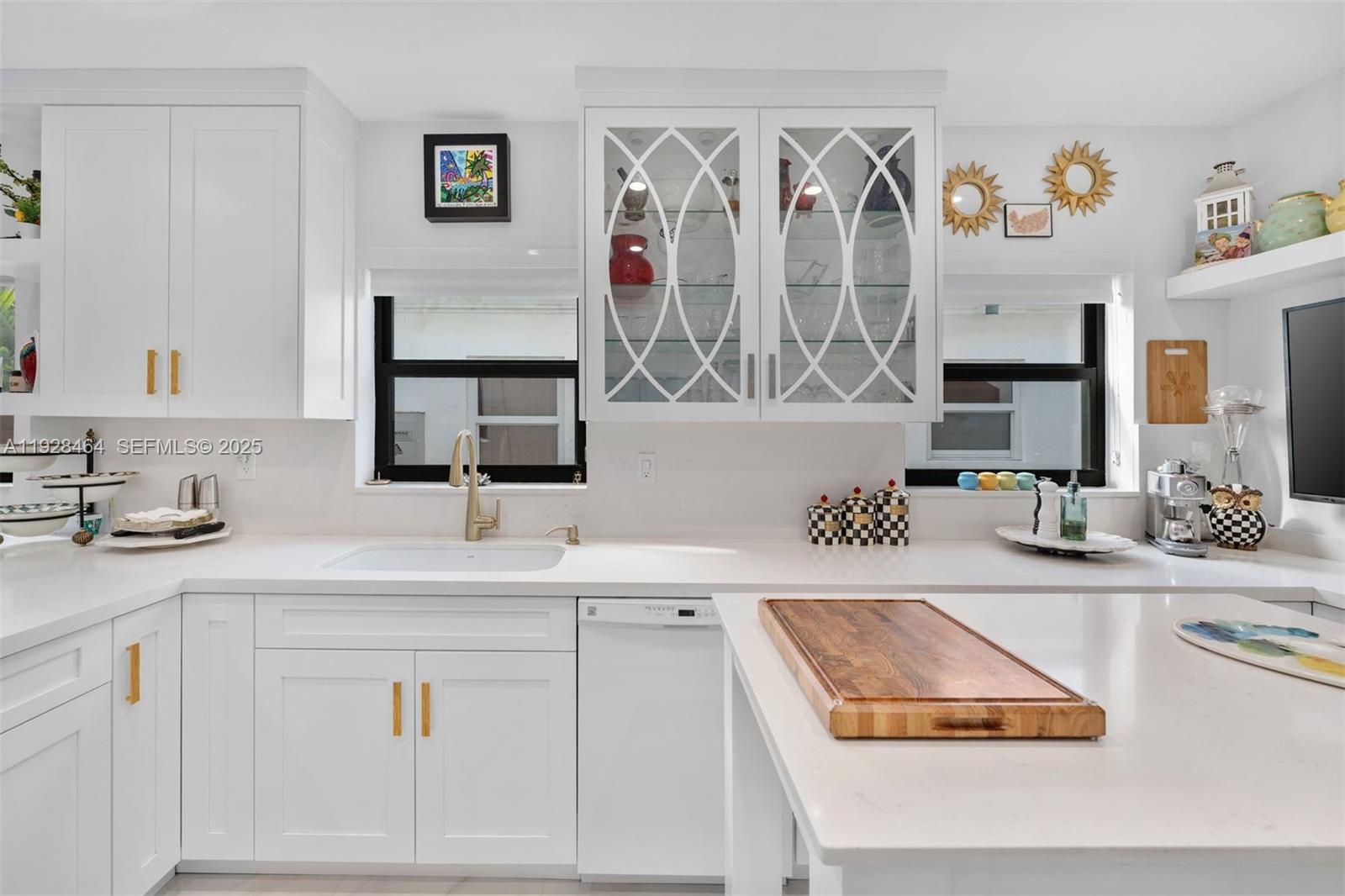 550 W 51st St Miami Beach, FL 33140