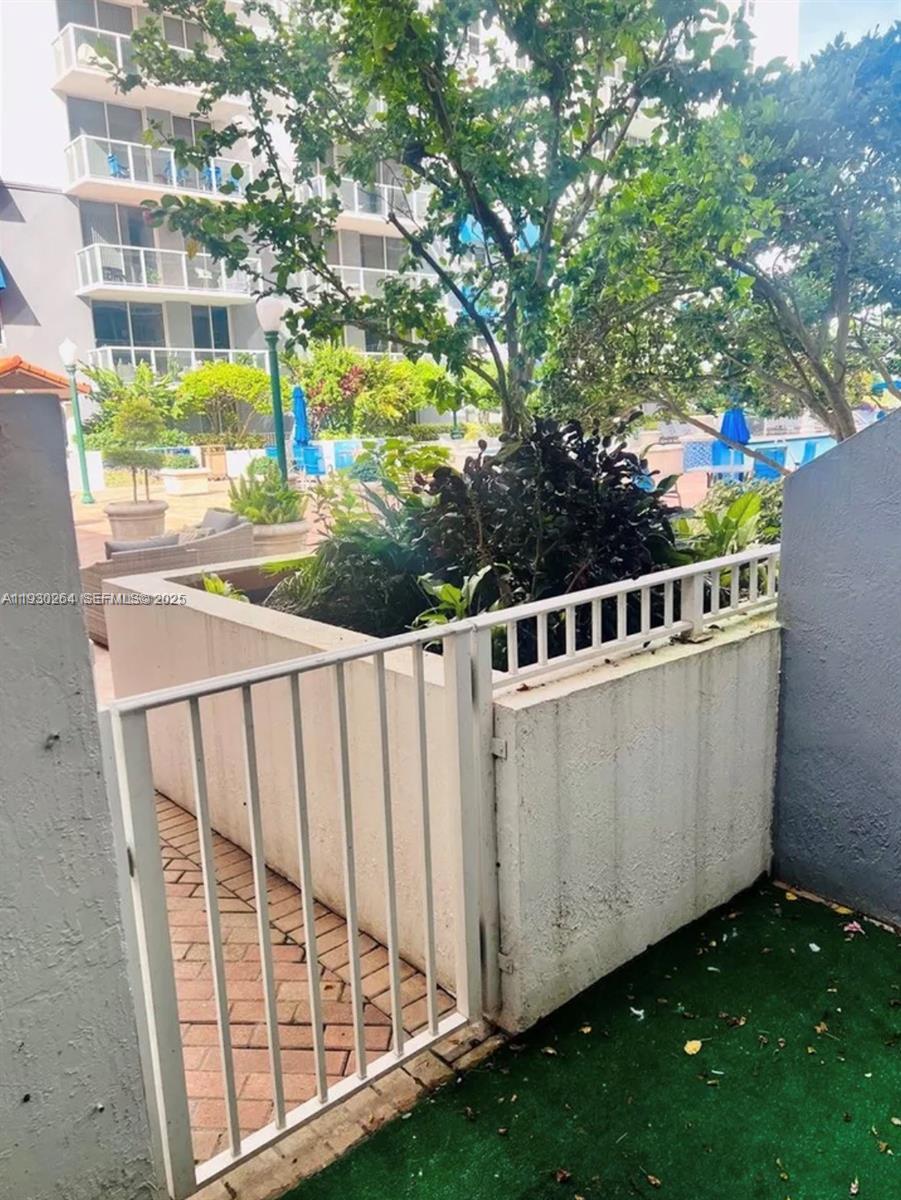 5077 NW 7th St #416 Miami, FL 33126