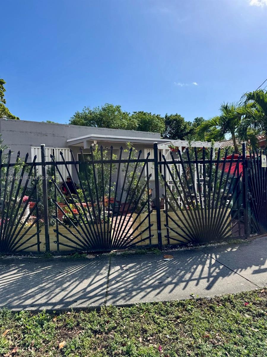 2737 NW 13th Ave Miami, FL 33142