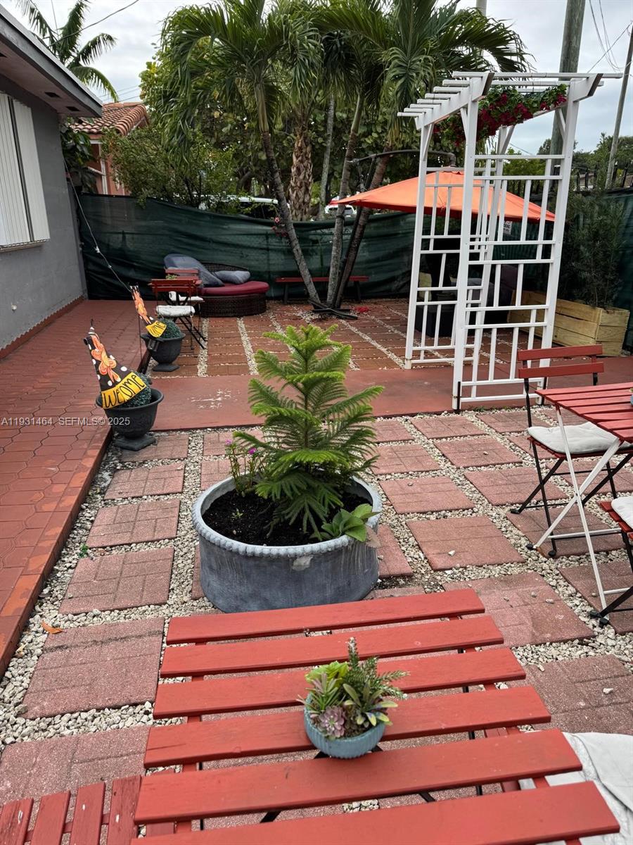 2737 NW 13th Ave Miami, FL 33142