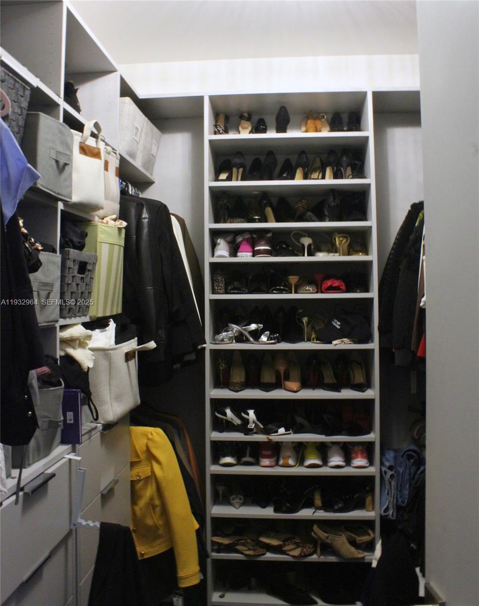 10109 NW 76th Ter Doral, FL 33178