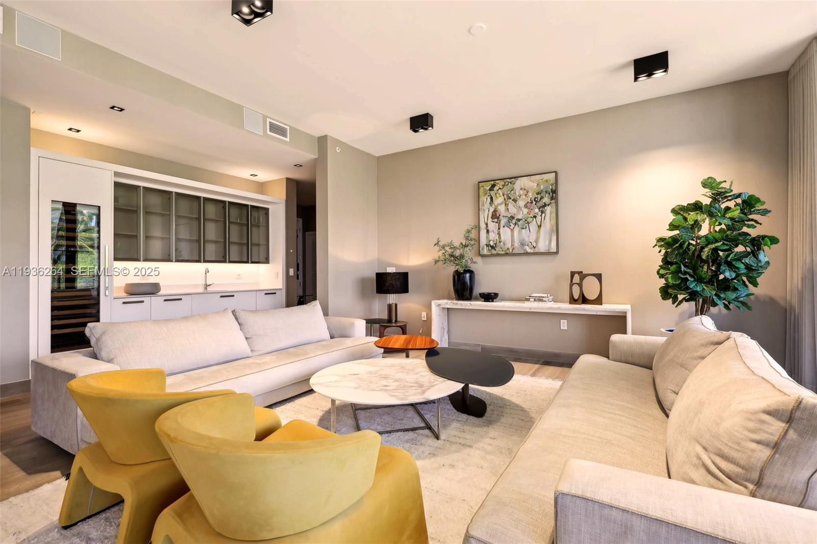 3581 E Glencoe St #309 Miami, FL 33133