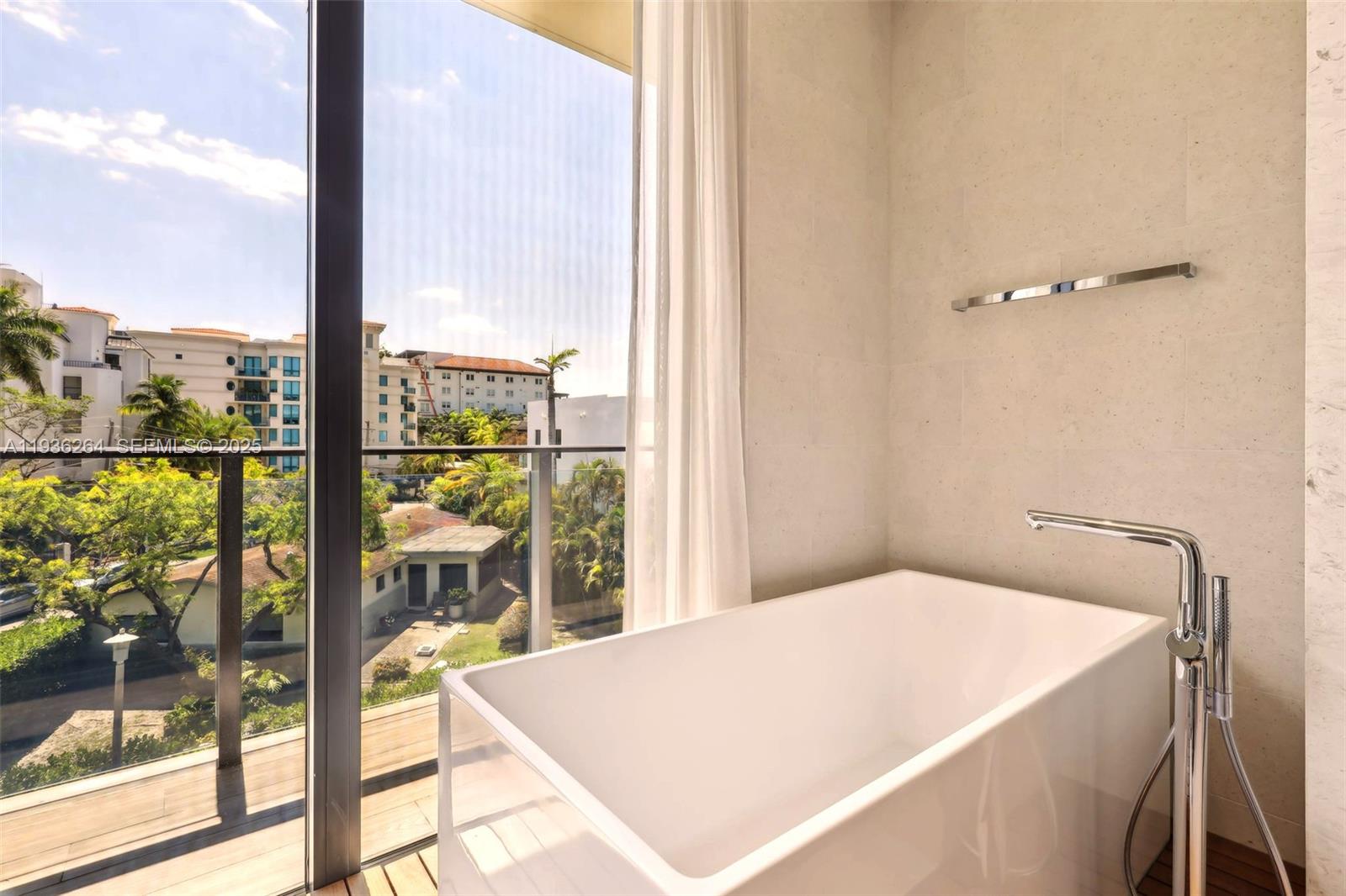 3581 E Glencoe St #309 Miami, FL 33133