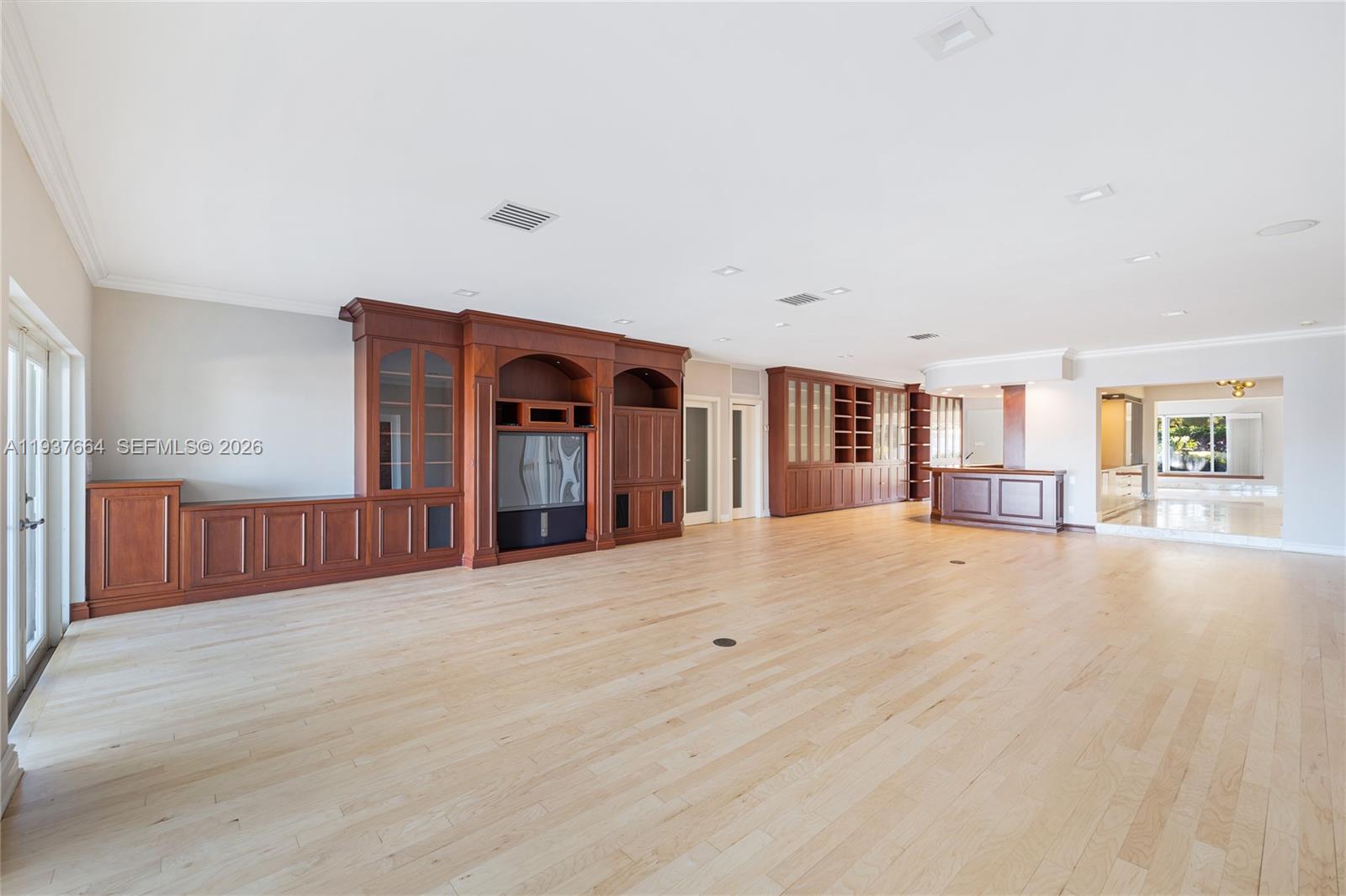 1375 N Biscayne Pt Rd Miami Beach, FL 33141