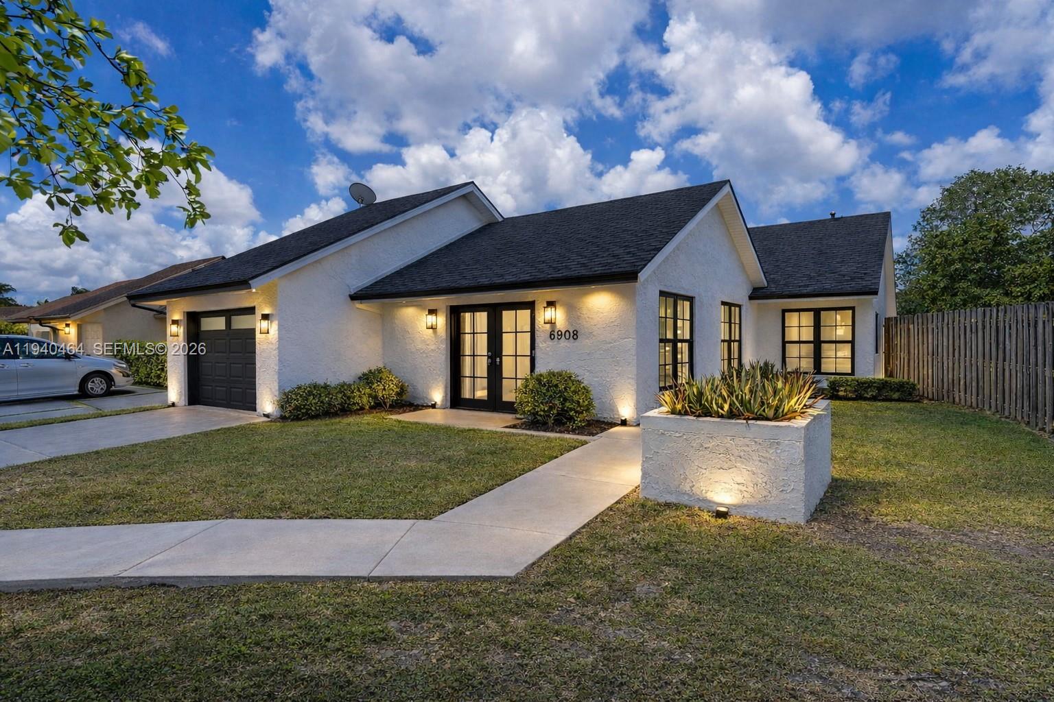 6908 SW 104th Ct
