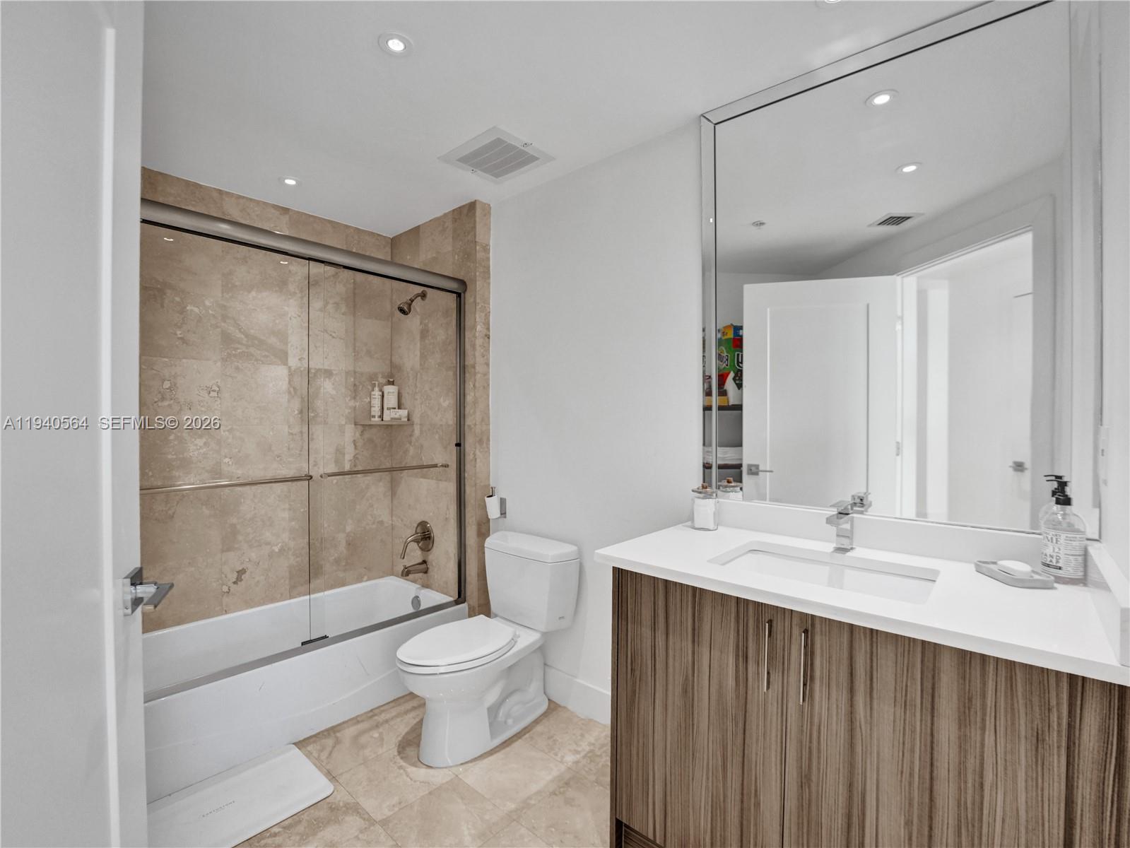 1755 E Hallandale Bch Blvd #PH04E Hallandale Beach, FL 33009