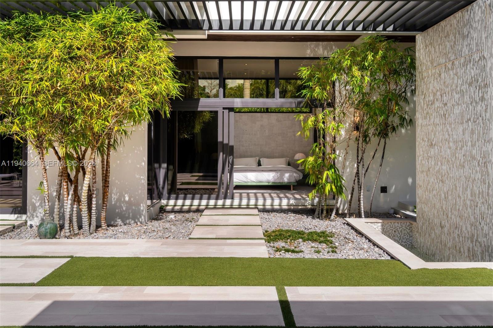 4780 SW 86th Ter Miami, FL 33143