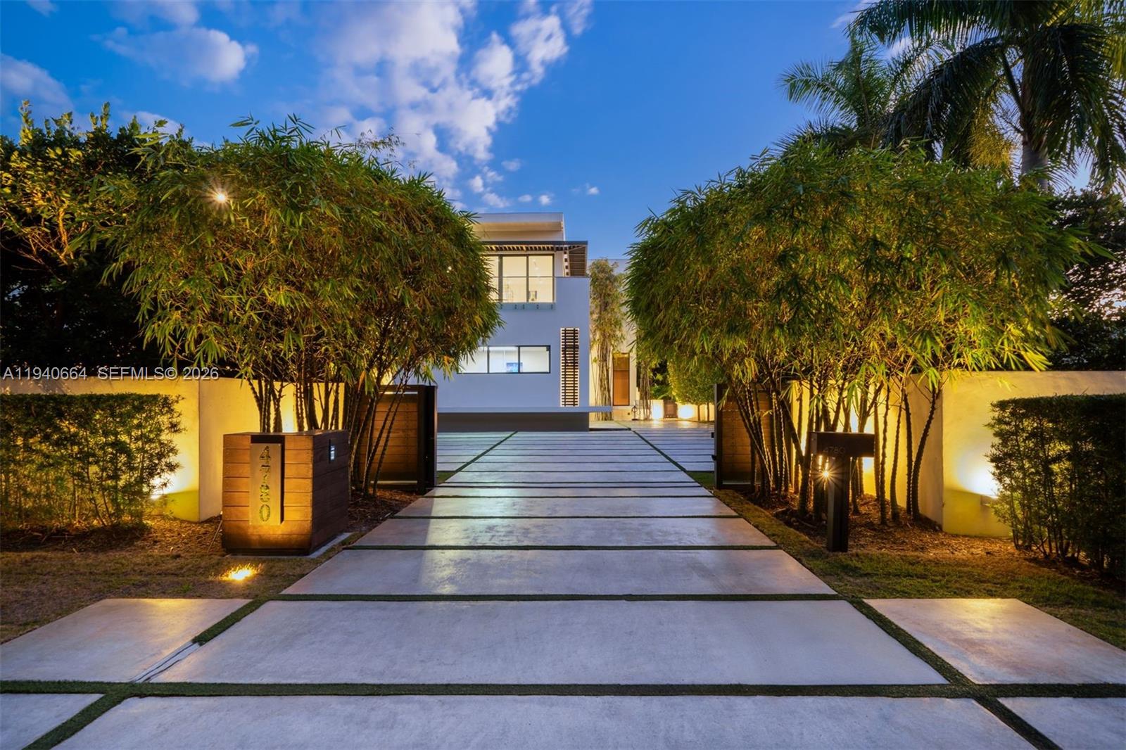 4780 SW 86th Ter Miami, FL 33143