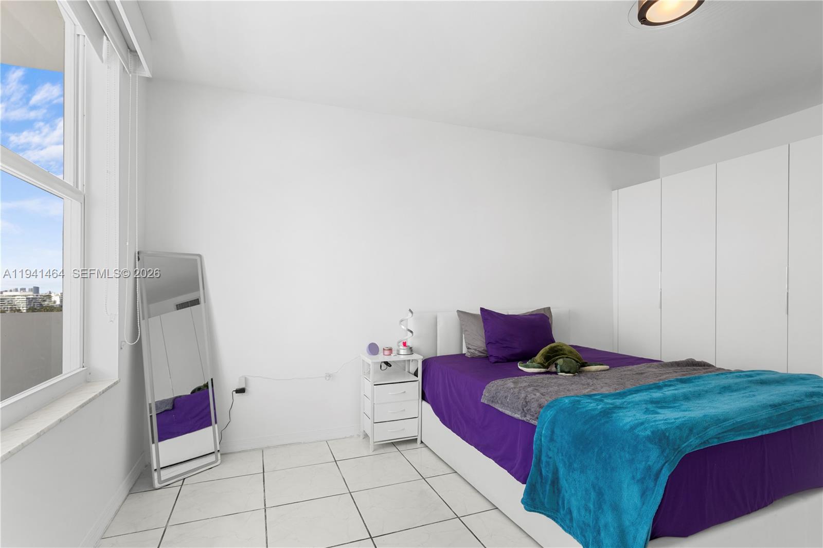 5001 Collins Ave #14C Miami Beach, FL 33140