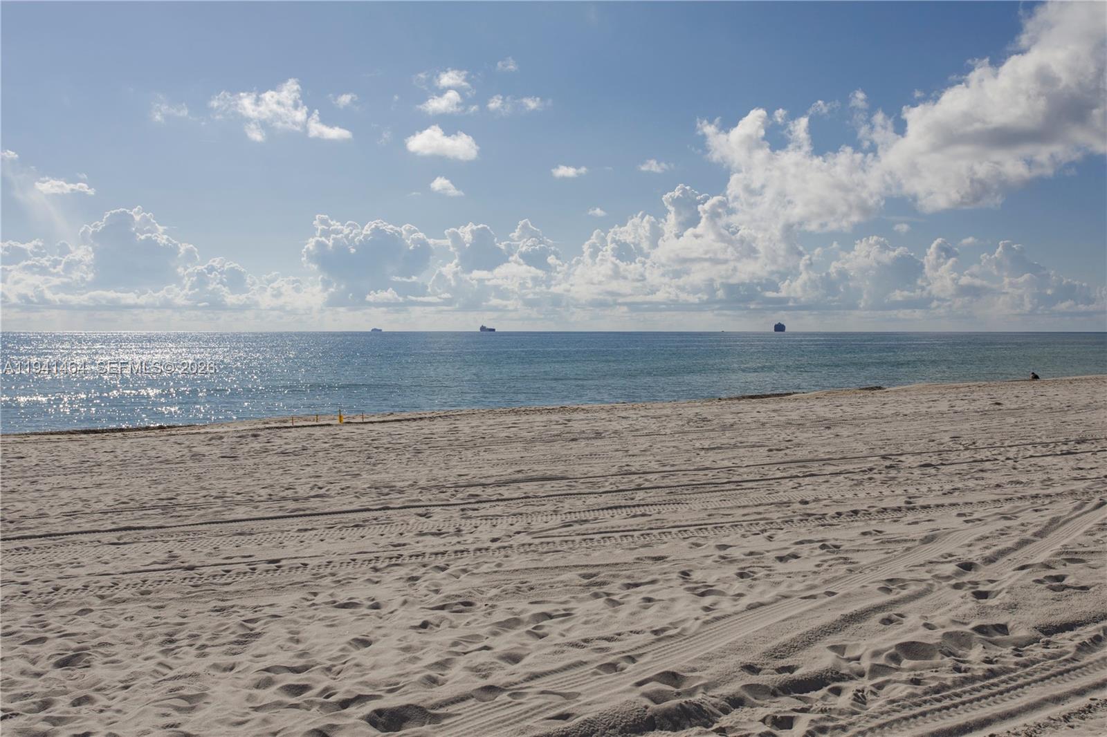 5001 Collins Ave #14C Miami Beach, FL 33140