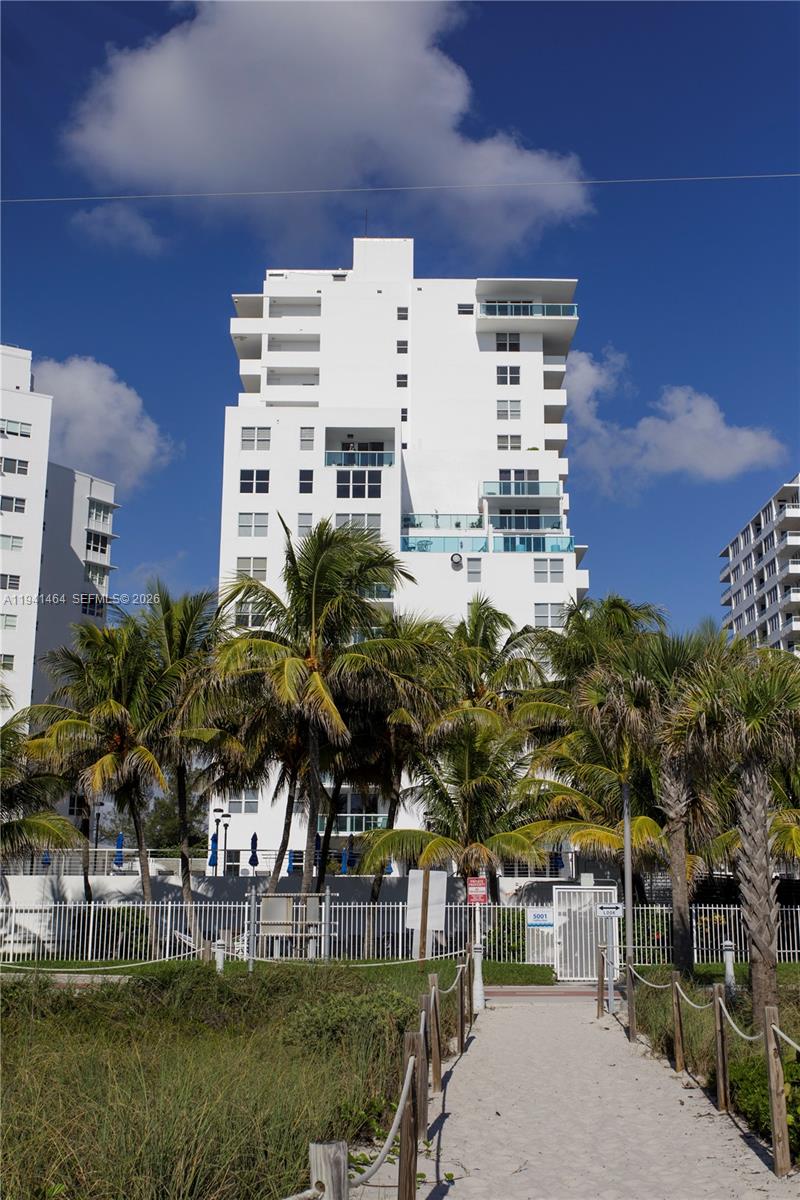 5001 Collins Ave #14C Miami Beach, FL 33140