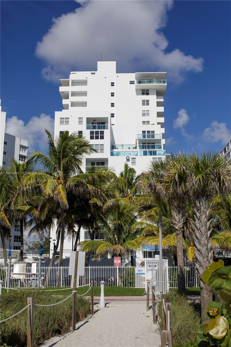 5001 Collins Ave #14C Miami Beach, FL 33140