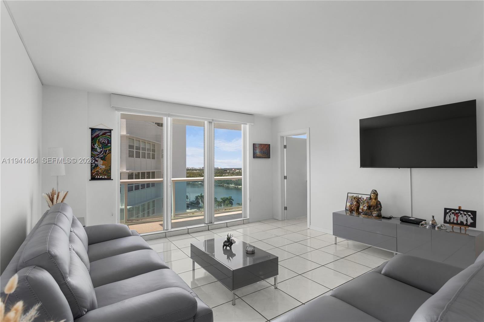 5001 Collins Ave #14C Miami Beach, FL 33140