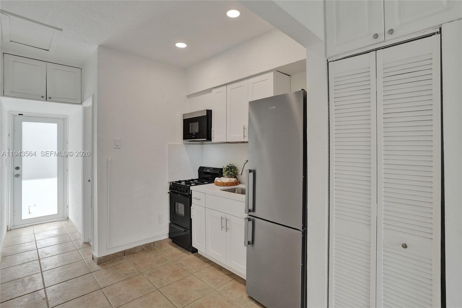 2160 Bay Dr #1-2 Miami Beach, FL 33141