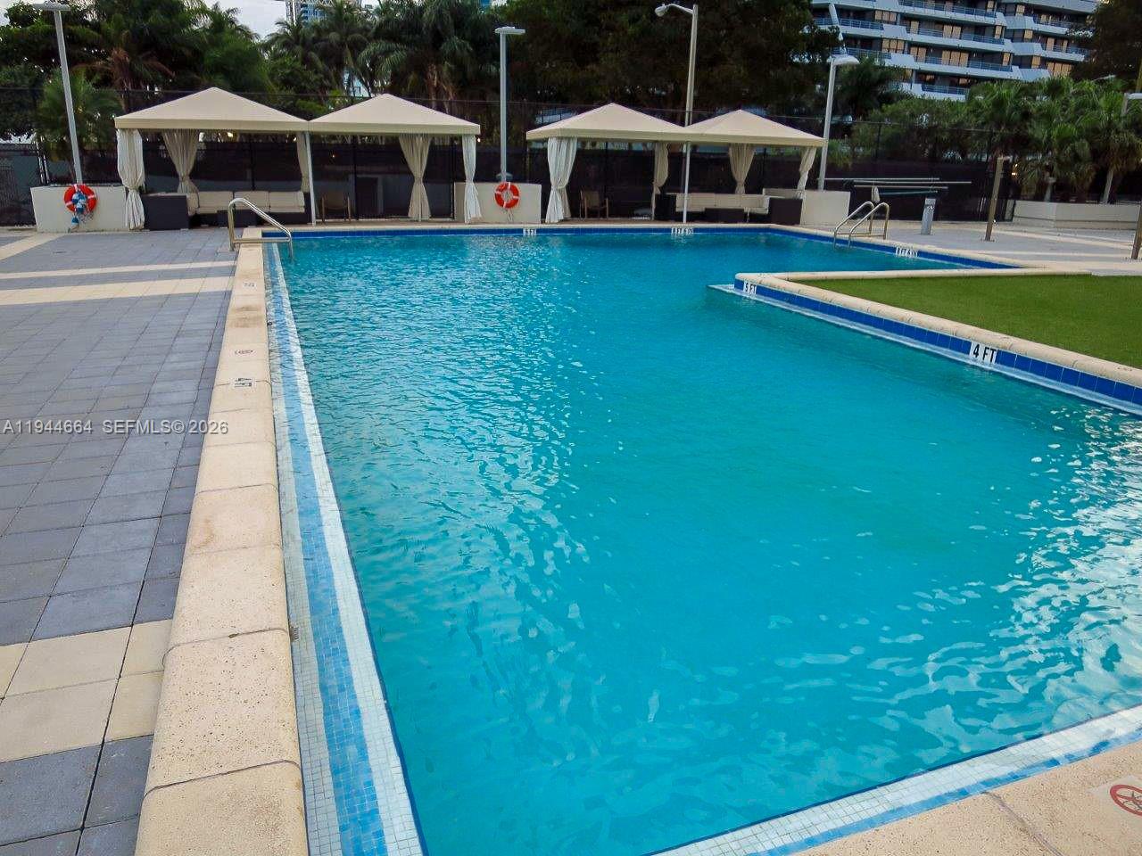 600 NE 36th St #1220 Miami, FL 33137